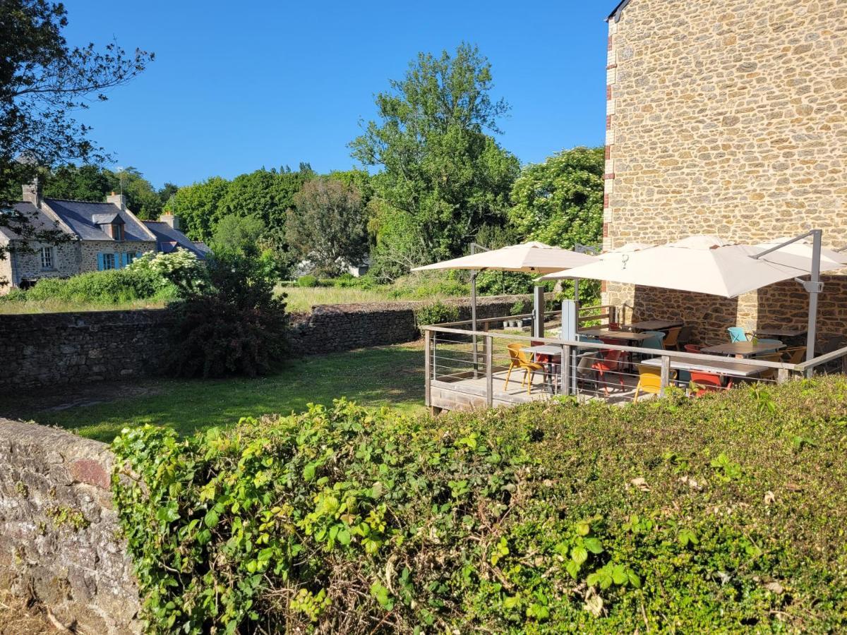 Le Petit Montmartre Hotel Dinard Exterior photo