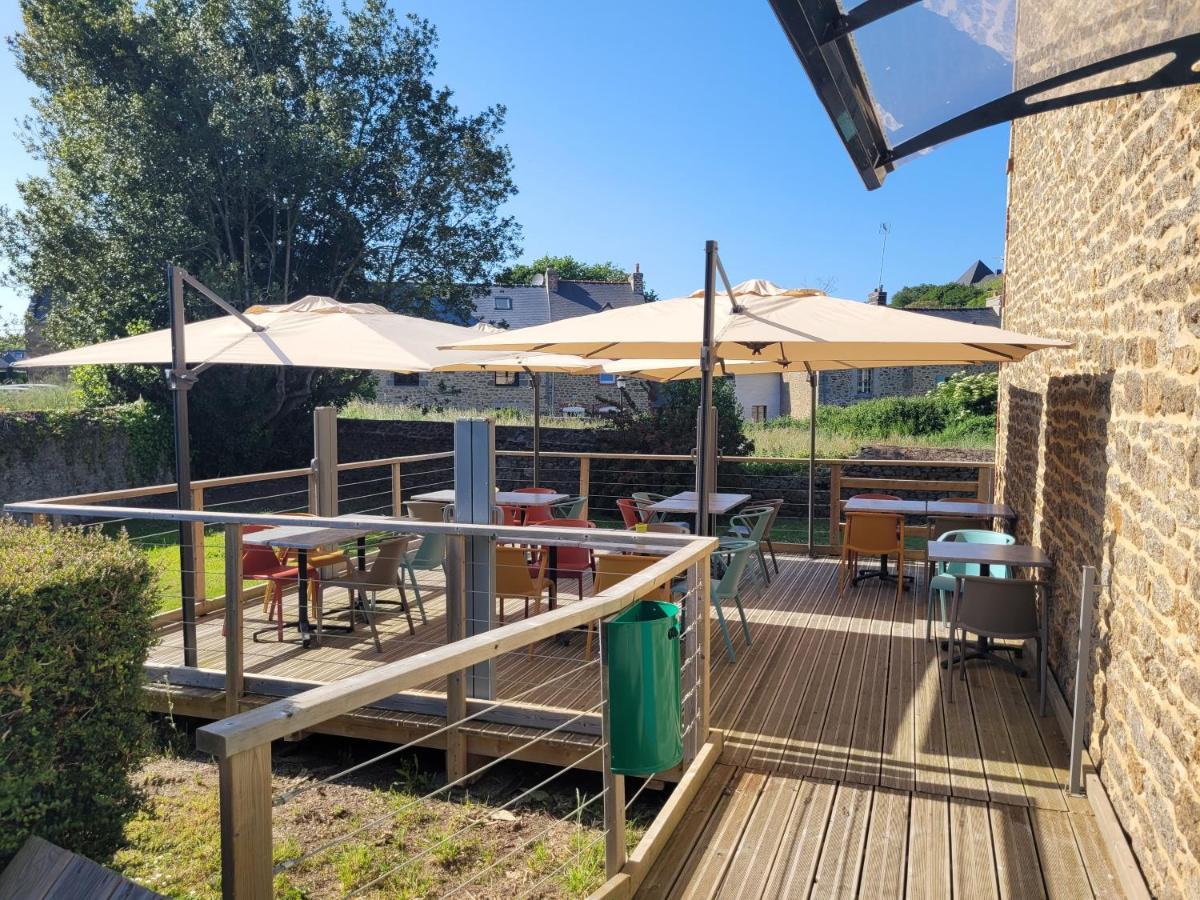 Le Petit Montmartre Hotel Dinard Exterior photo
