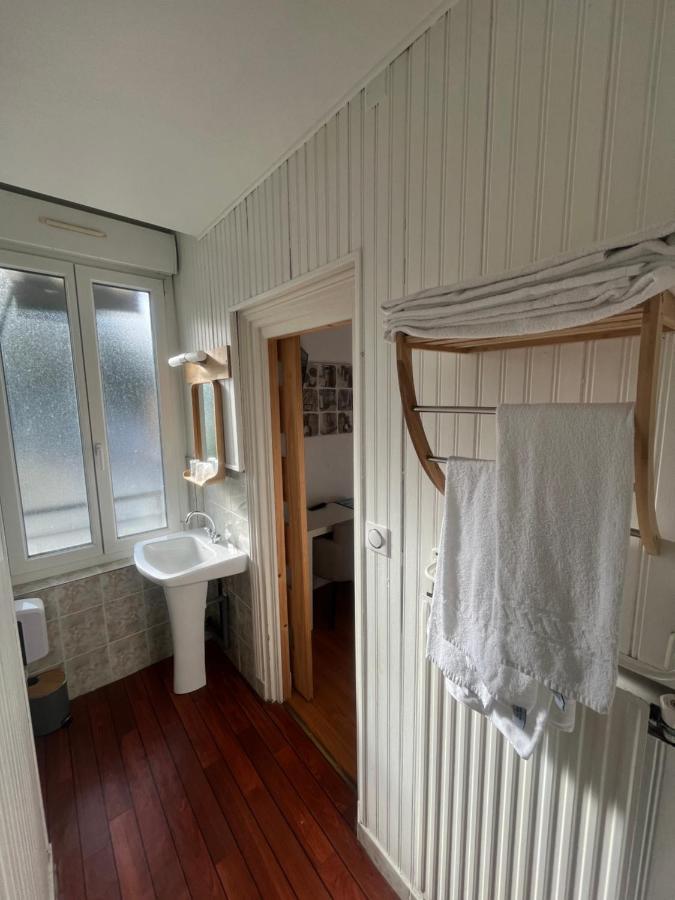 Le Petit Montmartre Hotel Dinard Exterior photo