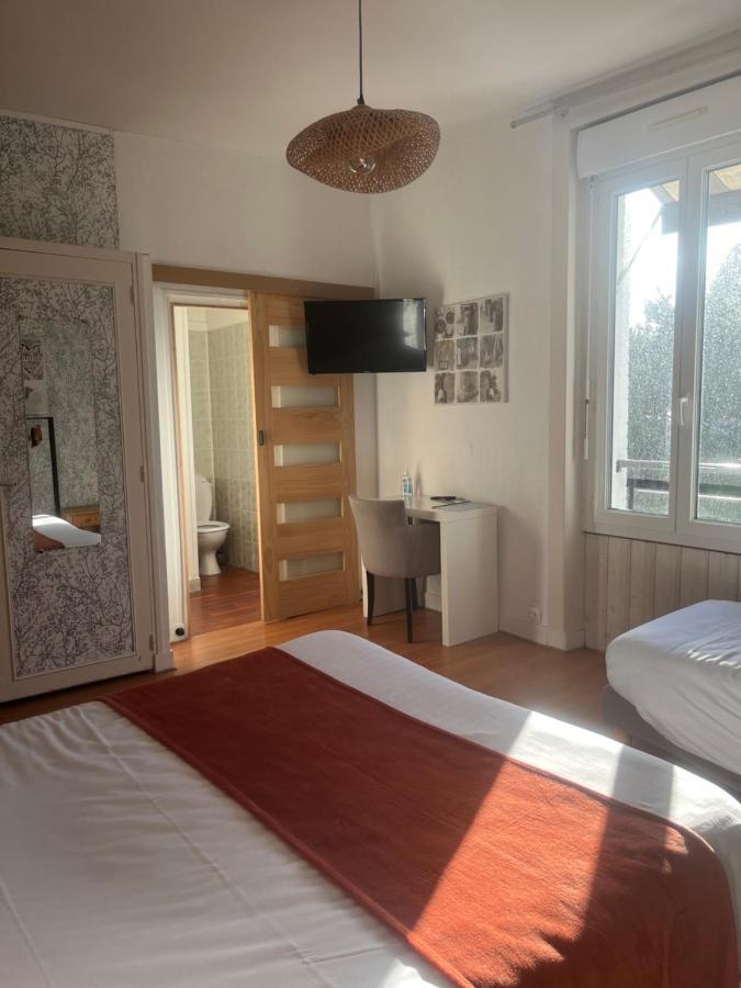 Le Petit Montmartre Hotel Dinard Exterior photo